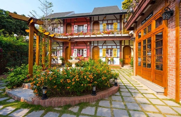 Kinh nghiệm du lịch Quảng Ninh 3 ngày 2 đêm - Little Colmar Boutique Homestay